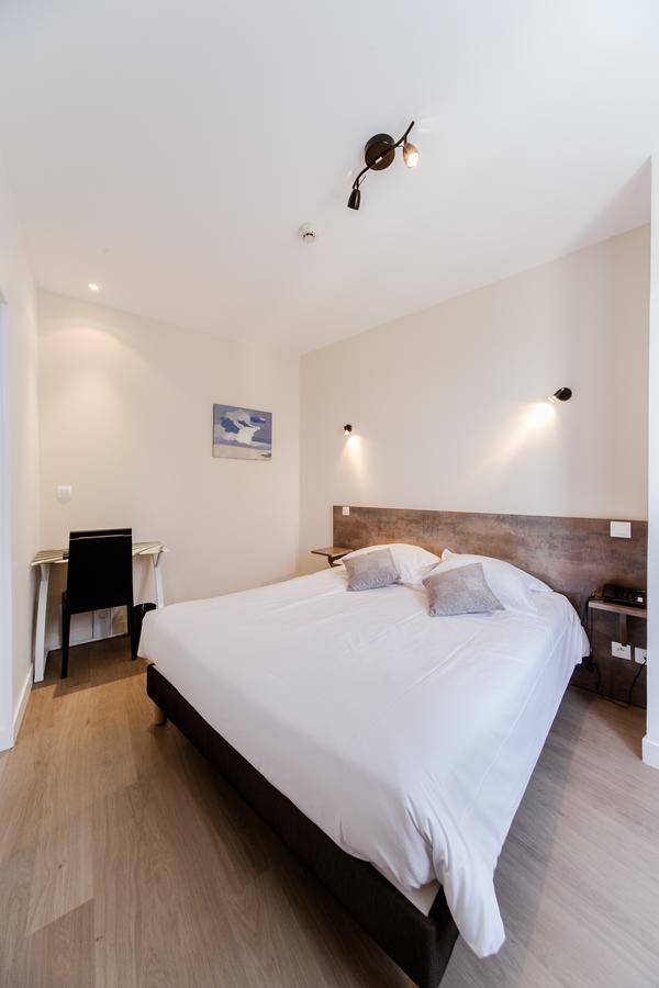 Logis Hotel - Le Petit Bellon ซ็องลิส ภายนอก รูปภาพ