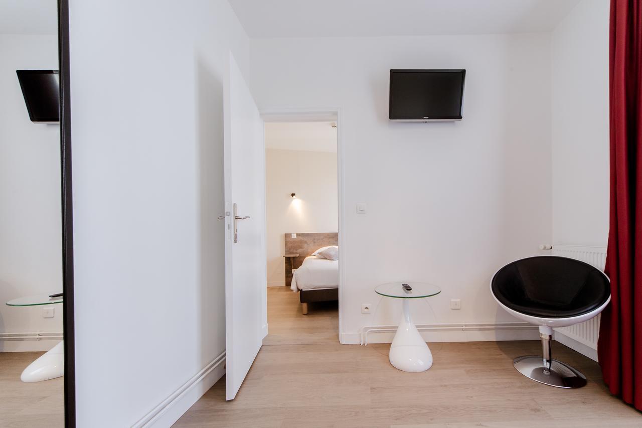 Logis Hotel - Le Petit Bellon ซ็องลิส ภายนอก รูปภาพ