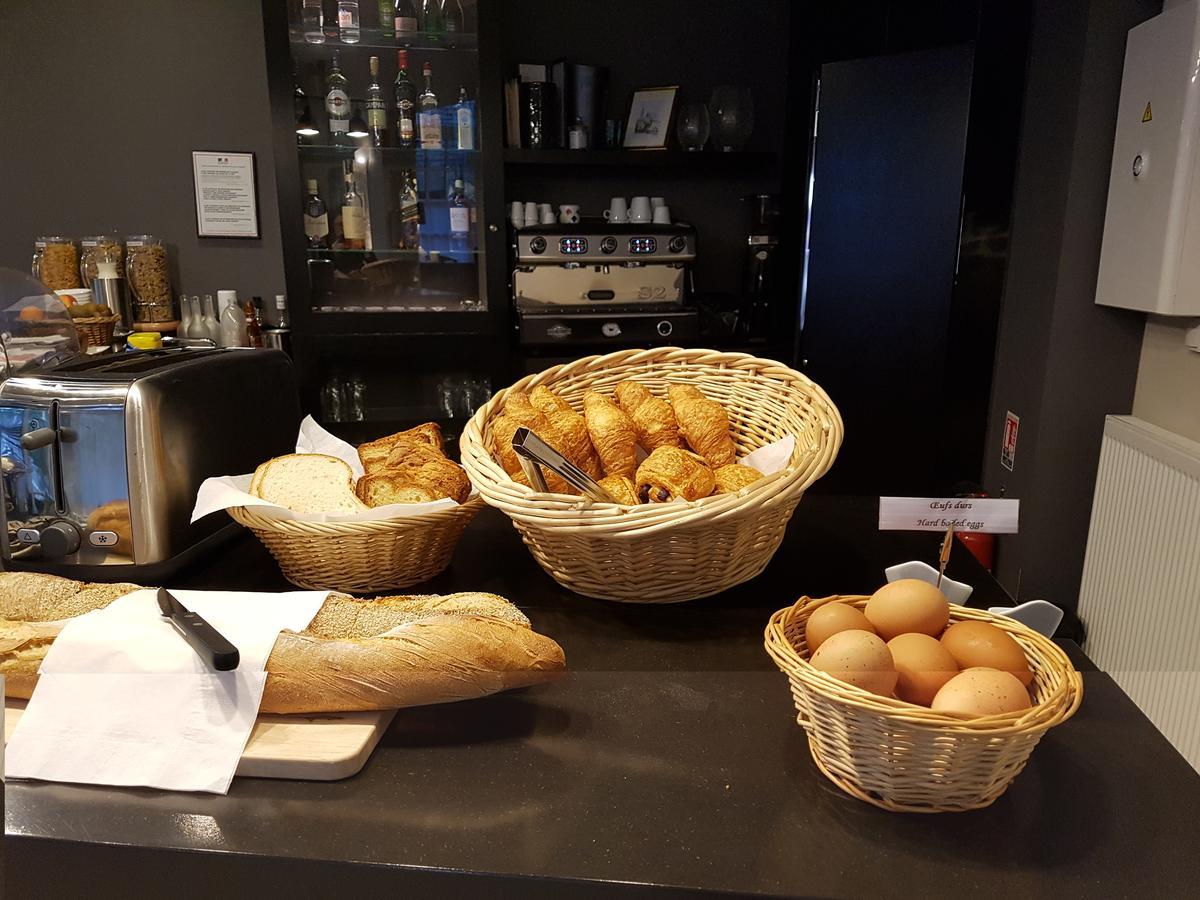 Logis Hotel - Le Petit Bellon ซ็องลิส ภายนอก รูปภาพ